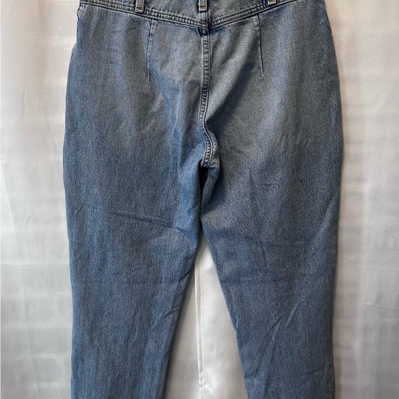A&F 90’s Retro High Waisted Bare Back Raw Hem Mom Ankle Length Jeans Sz 6R - Picture 3 of 4